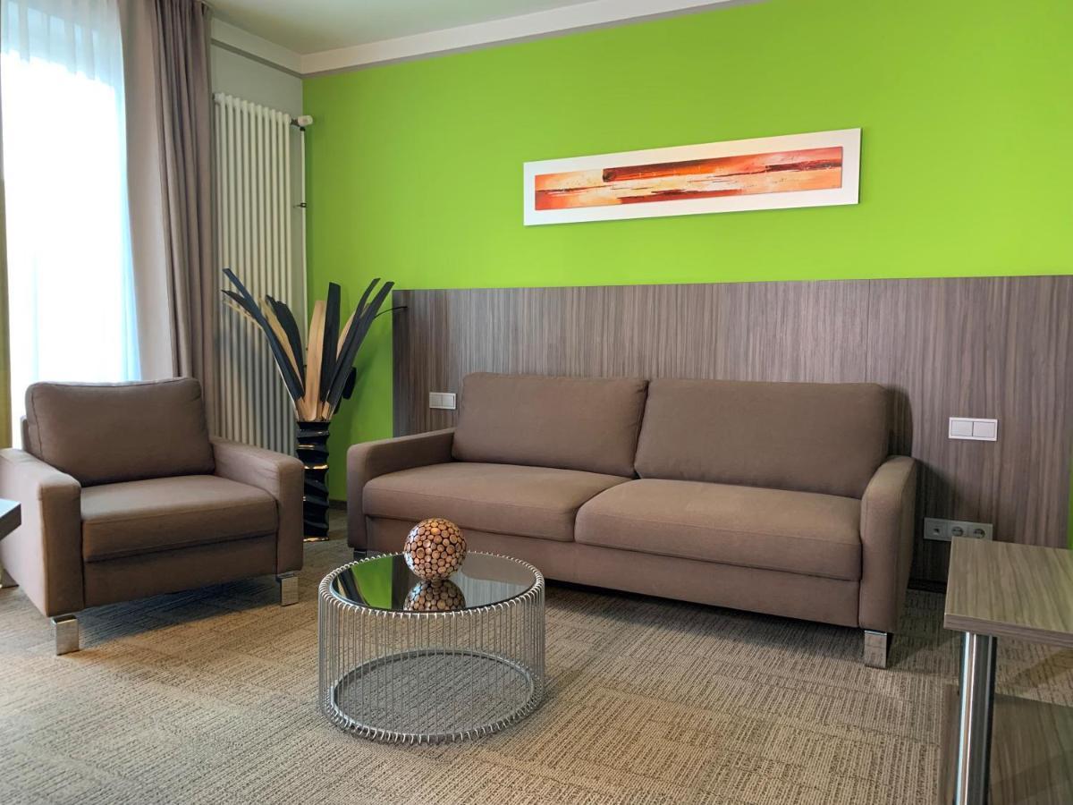 Hotel Ambiente Walldorf Екстер'єр фото