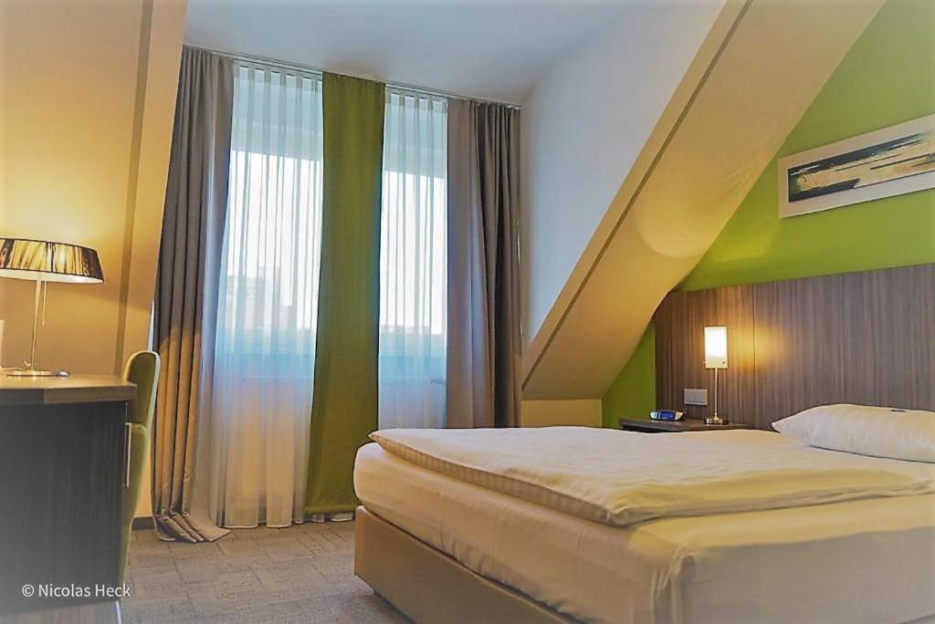 Hotel Ambiente Walldorf Валльдорф Екстер'єр фото