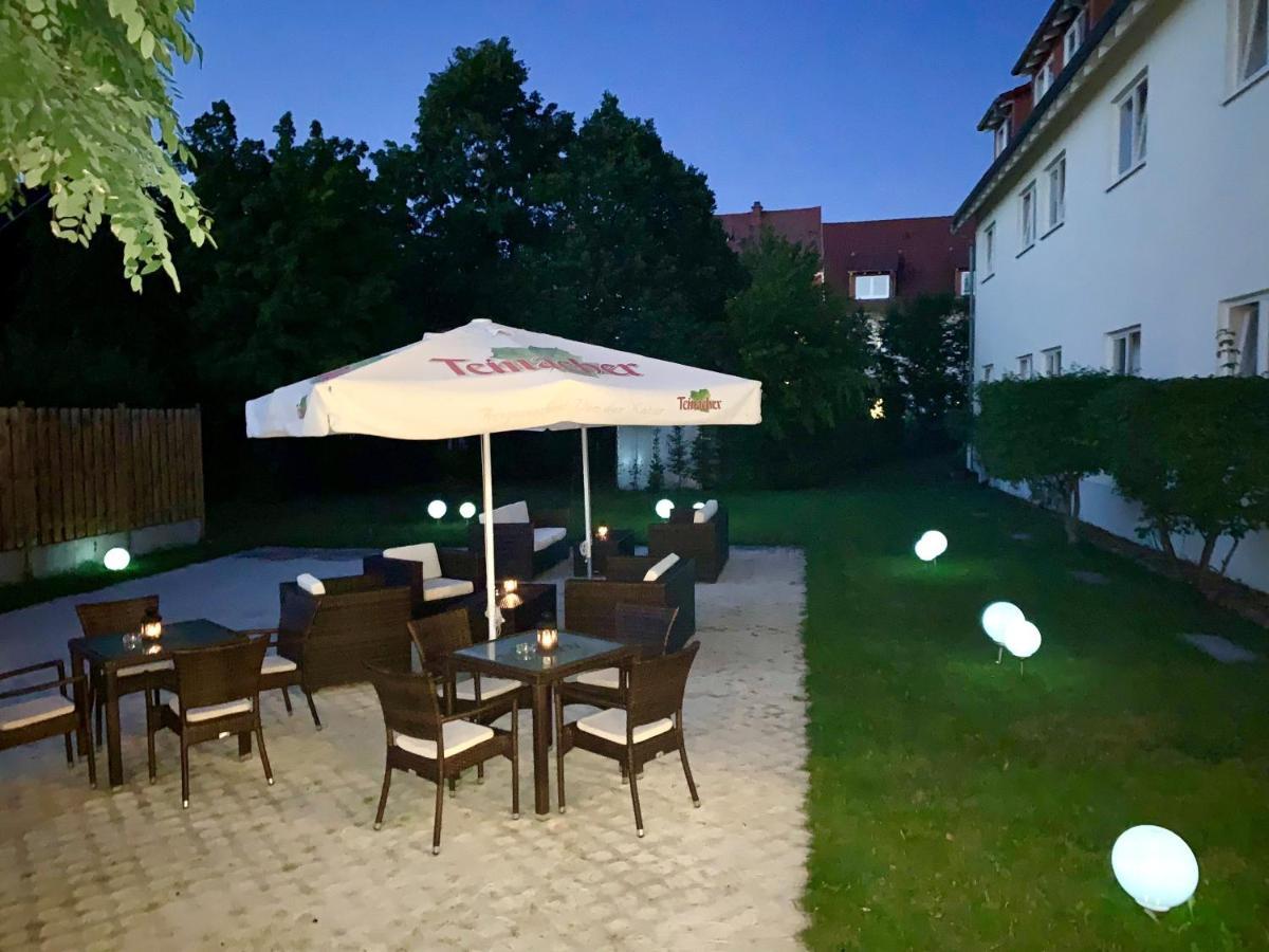 Hotel Ambiente Walldorf Валльдорф Екстер'єр фото