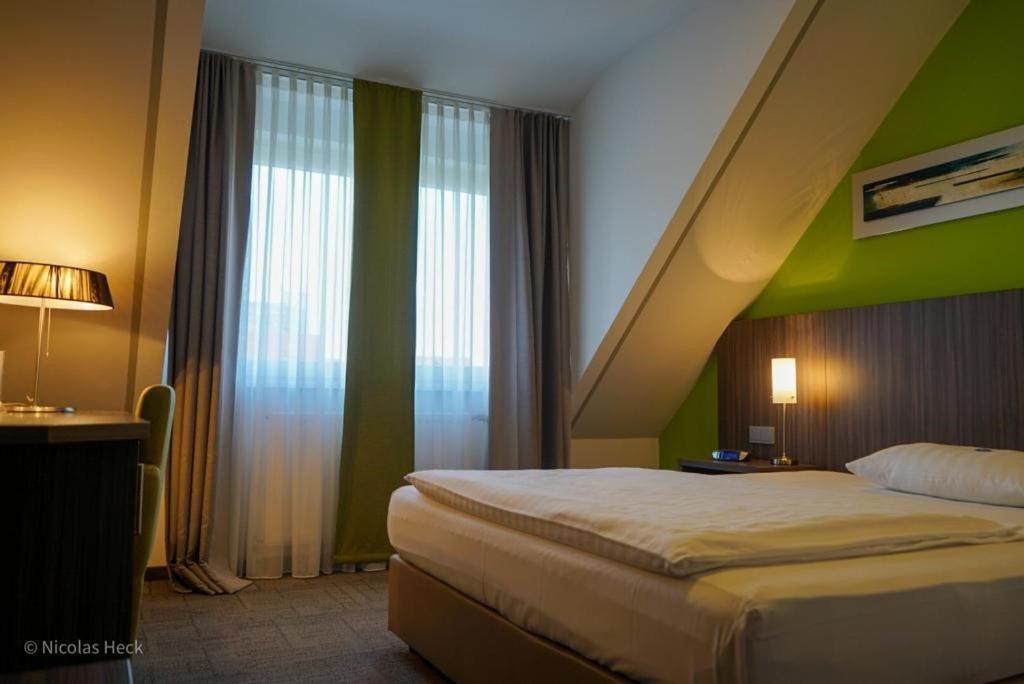 Hotel Ambiente Walldorf Валльдорф Екстер'єр фото